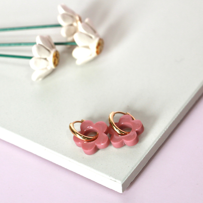 Amara Flower Charm Creoles – Resin Flower Hoop Earrings – Astible