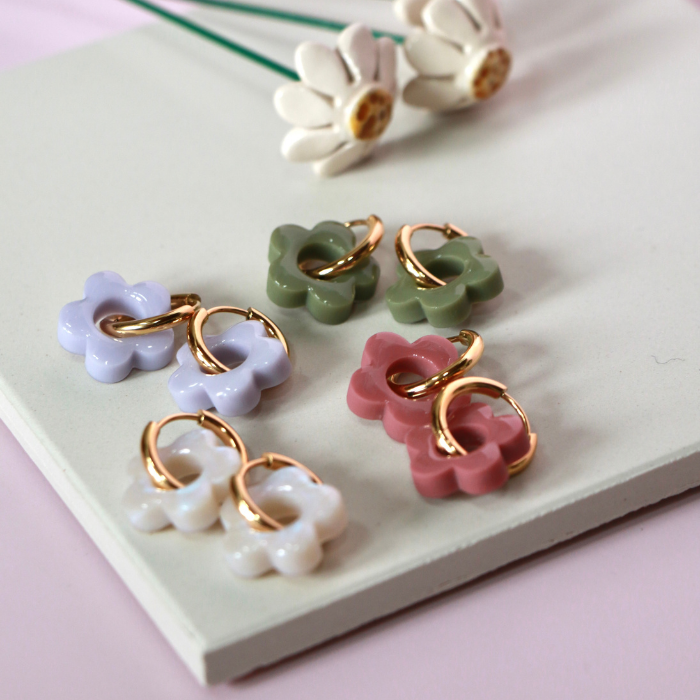 Amara Flower Charm Creoles – Resin Flower Hoop Earrings – Astible