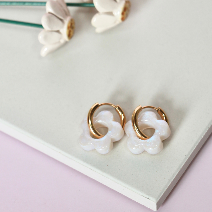 Amara Flower Charm Creoles – Resin Flower Hoop Earrings – Astible