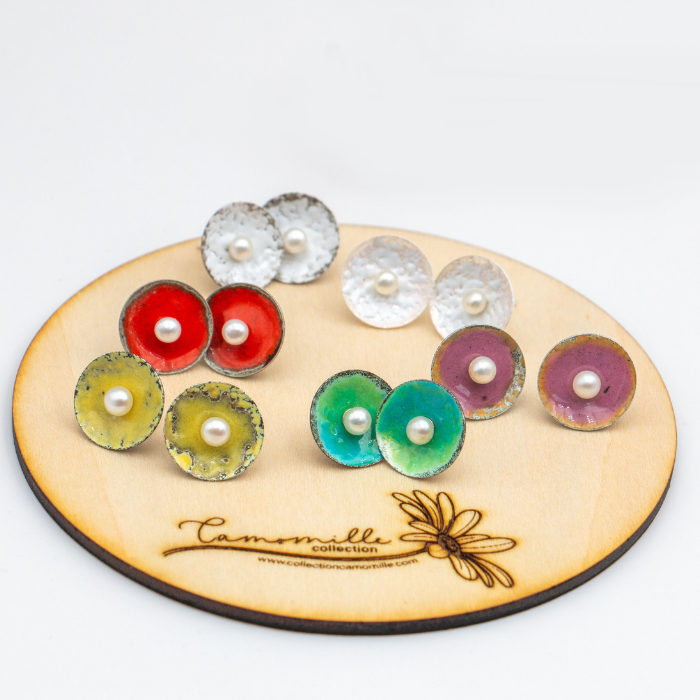 Enameled Disk With Stud Earring  – MUKE Goldsmiths