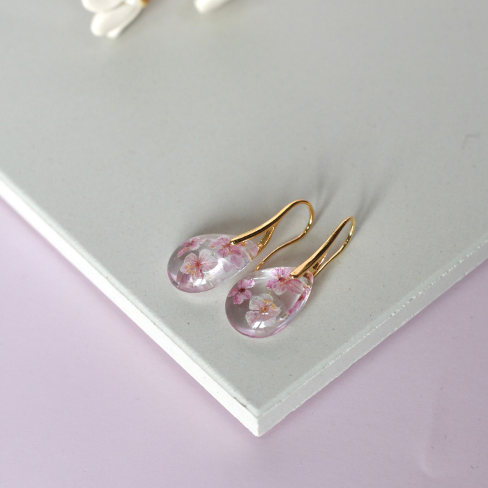 Fenra Dried Flower Earrings – Botanical Resin Drop Earrings – Astible