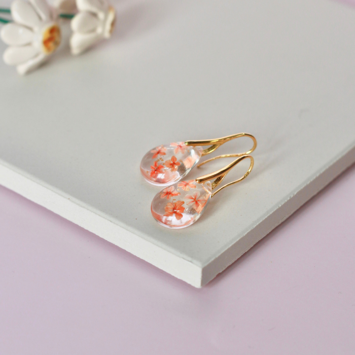 Fenra Dried Flower Earrings – Botanical Resin Drop Earrings – Astible