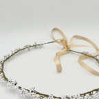 Lily Blume Hair Wreath - White - Nebo v Kvitah