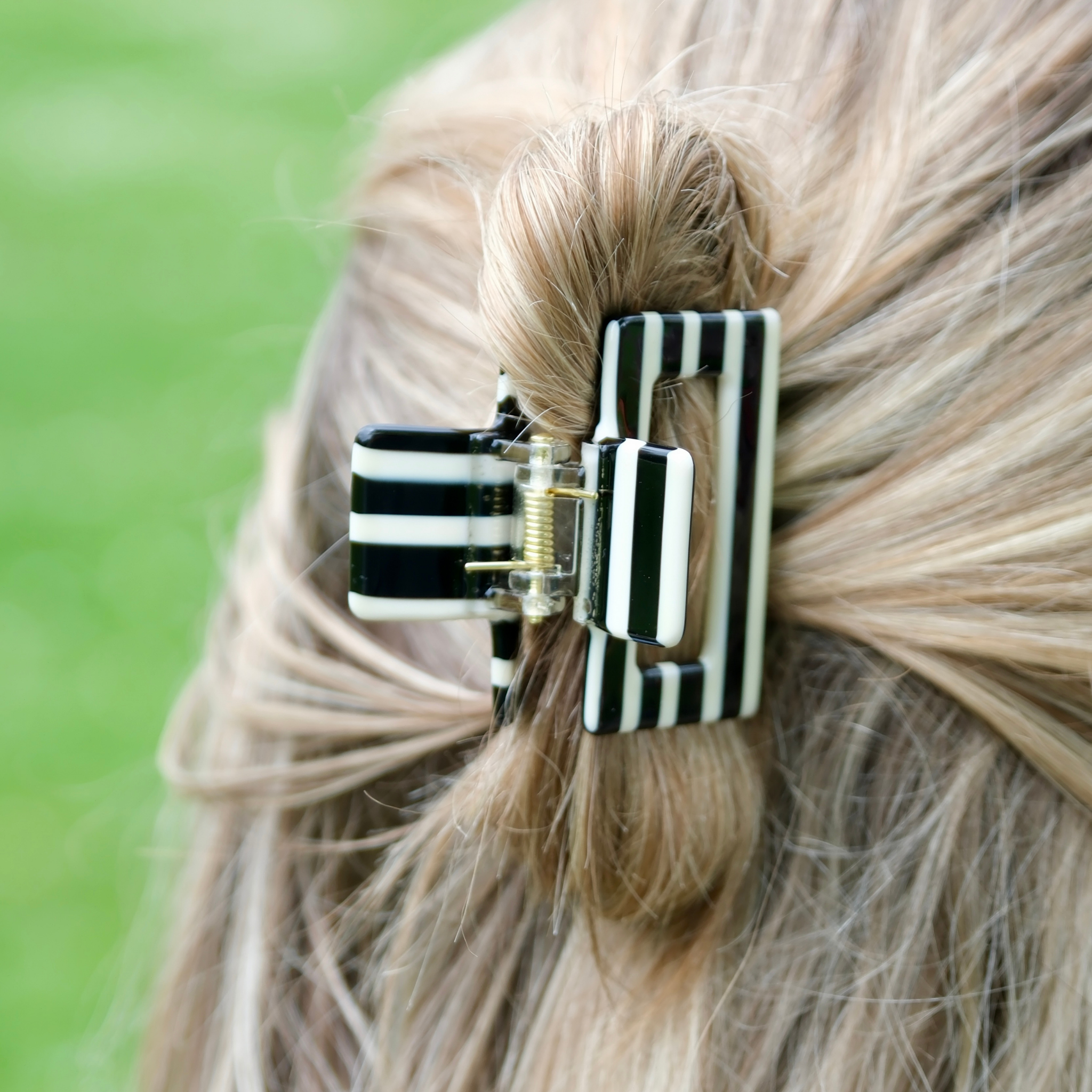 Medium Hair Claw Square- Little Moi Co