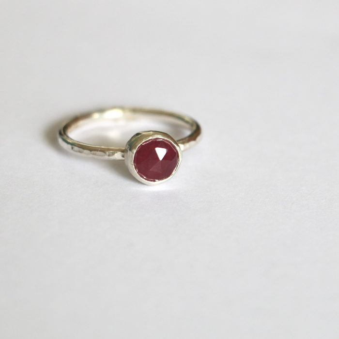 Ruby Sapphire Ring – Round Cut – Tudorlily