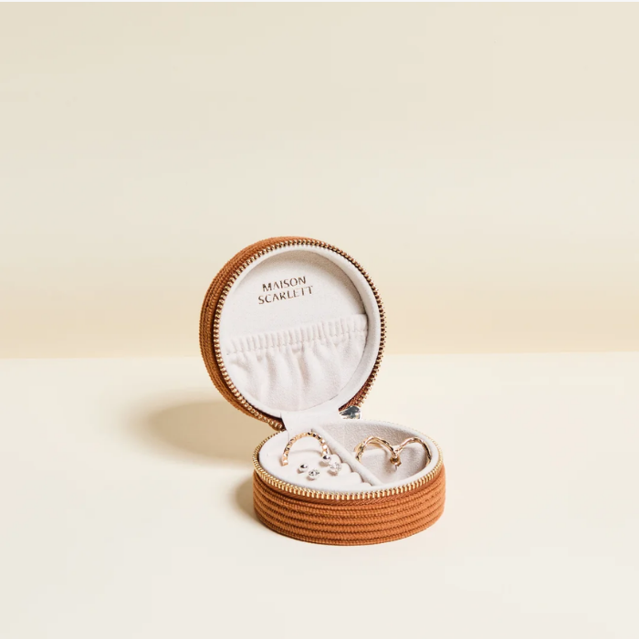 Yvonne Round Travel Jewellery Box in Corduroy – Maison Scarlett